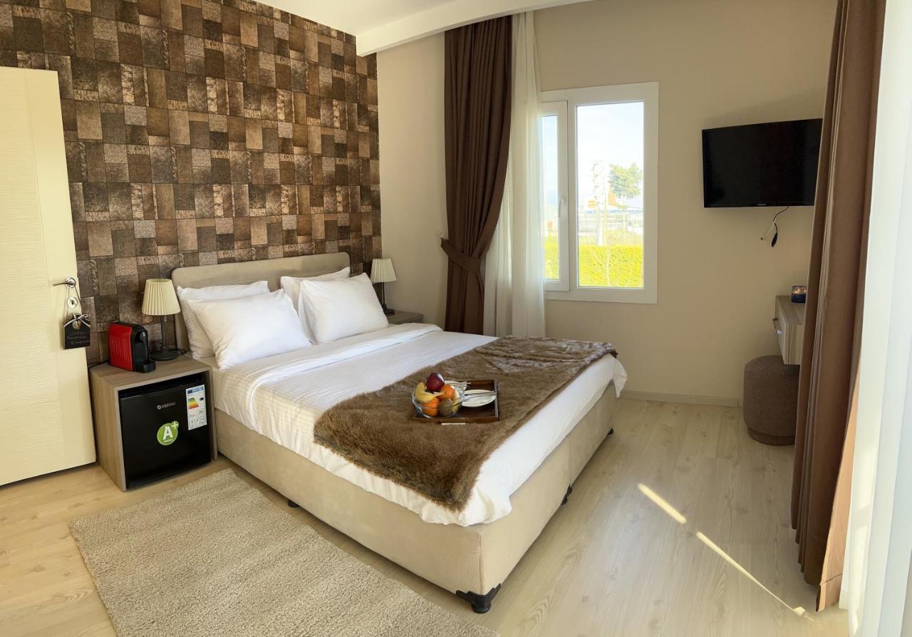B. Equine Range Hotel Narlidere Exterior foto