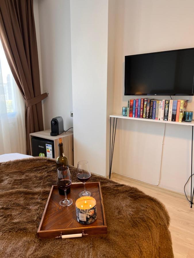 B. Equine Range Hotel Narlidere Exterior foto
