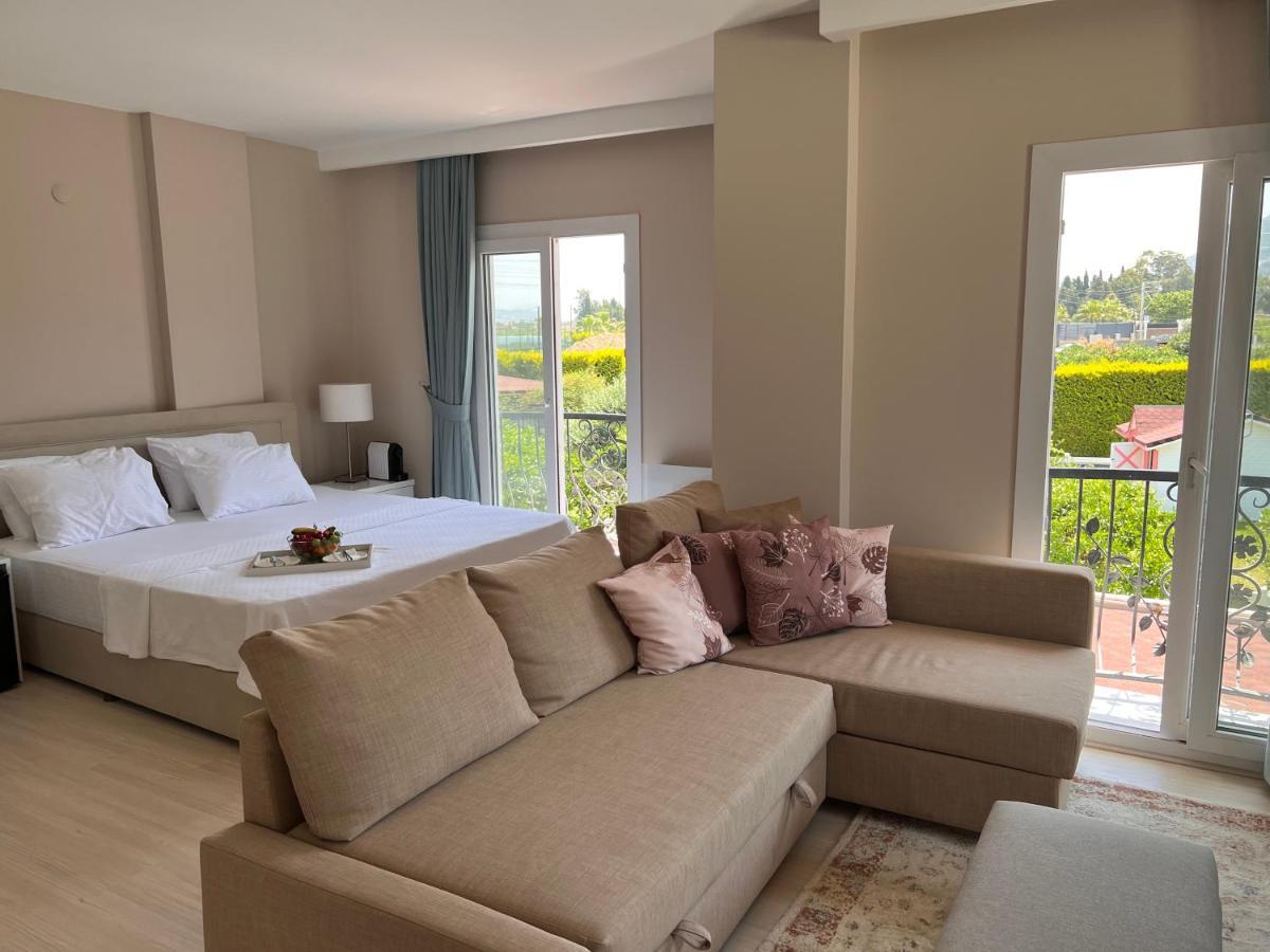 B. Equine Range Hotel Narlidere Exterior foto
