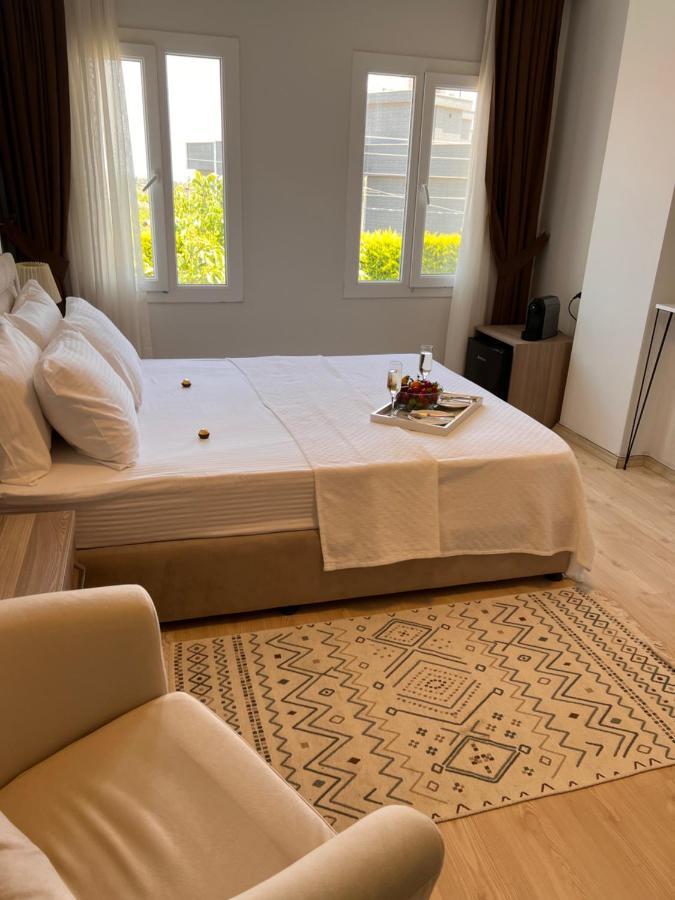 B. Equine Range Hotel Narlidere Exterior foto